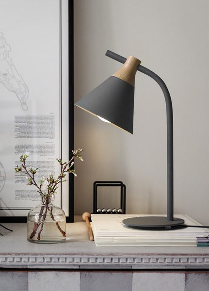 Patriam - Modern Nordic Desk Lamp